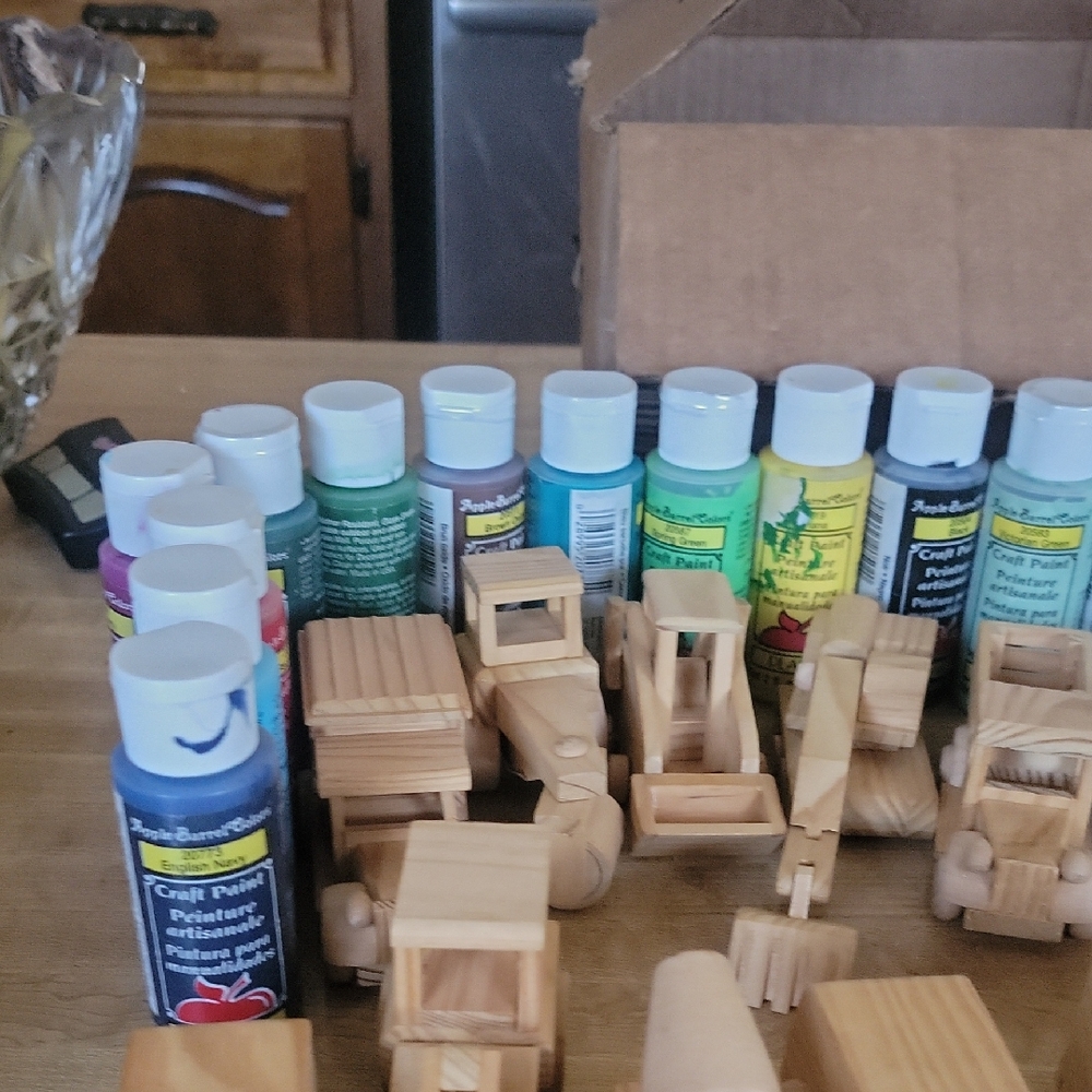 Natural Wood Toy Vehicle Craft Set - Picture 4 of 11